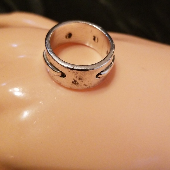 Sterling Silver Ring - Picture 3 of 4